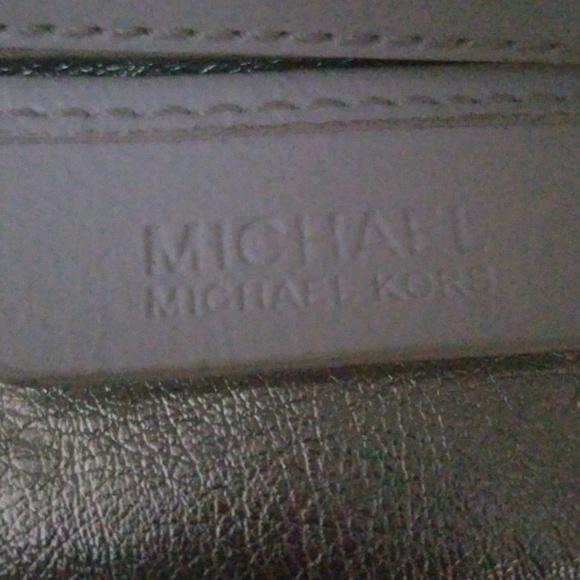 Michael Kors drawstring Leather Purse - Picture 4 of 6